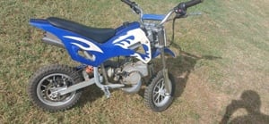 Motocross copi 50cc folosit de 3 ori in curte!NEGOCIABIL!