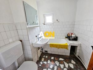 Apartament 3 camere, decomandat, zona Liceului Sportiv - imagine 10