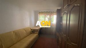 Apartament 3 camere, decomandat Cetate - imagine 4