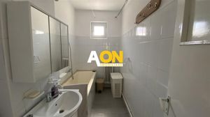 Apartament 3 camere, decomandat Cetate - imagine 2