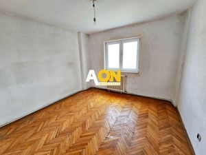 Apartament 3 camere, decomandat, zona Liceului Sportiv - imagine 9