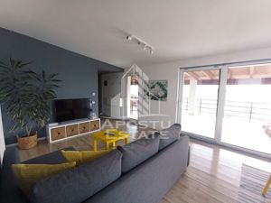 Apartament cu 3 camere, tip penthouse, loc de parcare, zona Crisan - imagine 2