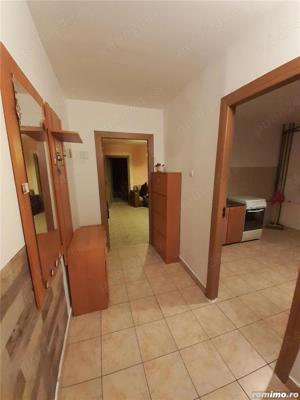 Proprietar inchiriez apartament cu 2 camere,  avand suprafata utila de 65  mp, zona dambovita - imagine 3