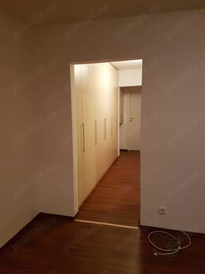 Apartament nemobilat 3 camere, zona Carpatilor Brasov - imagine 3