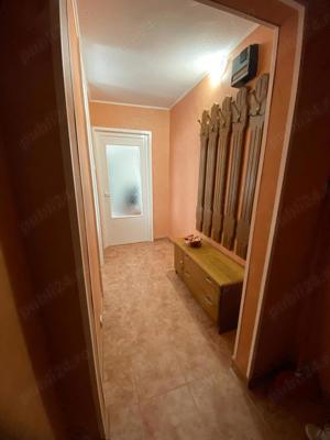 Închiriez apartament 2 camere semidecomandati