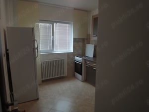 Inchiriez apartament 3 camere la 2 minute de metrou Dristor - imagine 2