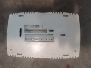 Vând termostate Honeywell