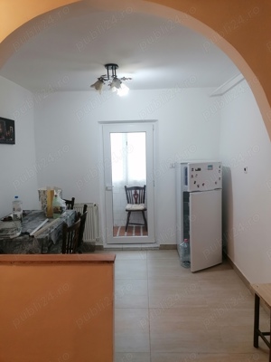 Închiriez apartament cu 2 camere  - imagine 4