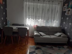 Vanzare VIla cu comercial si apartament, Bucuresti Noi- Gloriei - imagine 7