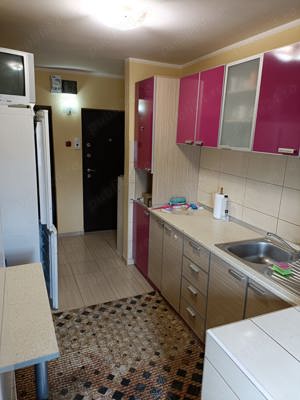 Vând apartament cu doua camere semidecomandate în Țiglina 2 