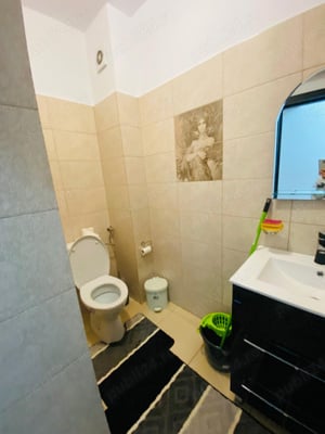 Vand apartament cu 3 camere , 2 bai , spatiu depozitare , loc parcare - imagine 5