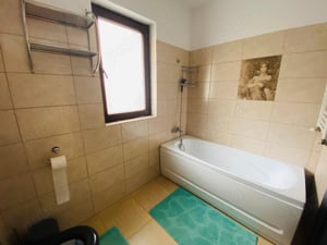 Vand apartament cu 3 camere , 2 bai , spatiu depozitare , loc parcare - imagine 3