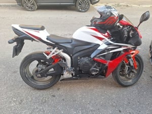 Vand Honda CBR 600 RR 2008 - imagine 2