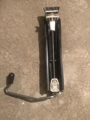 Cric auto Vw / Seat / Skoda / Audi + cheie roti - imagine 3