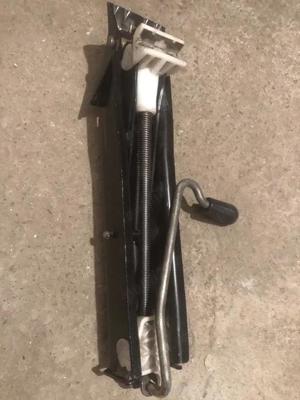 Cric auto Vw / Seat / Skoda / Audi + cheie roti