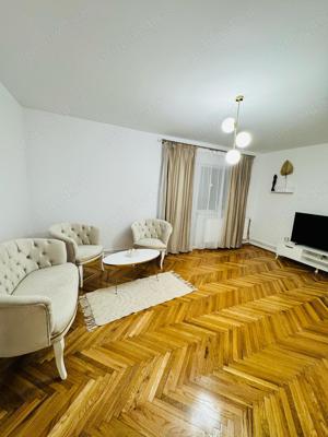 De închiriat apartament cu 3 camere în Calea Girocului 