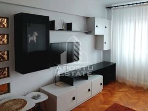 Apartament 2 camere de inchiriat , zona UTA 300 eur