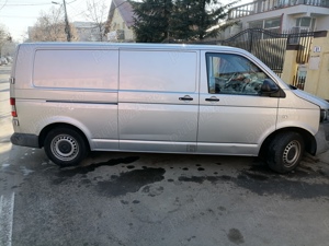 Vând autoutilitara VW T5  - imagine 2