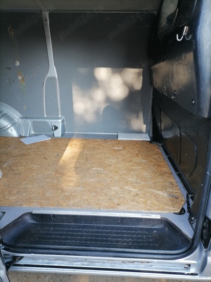 Vând autoutilitara VW T5  - imagine 6