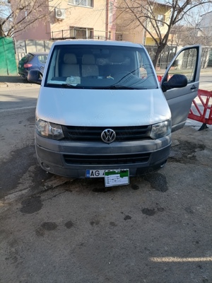 Vând autoutilitara VW T5  - imagine 3