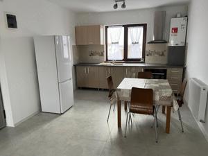 Apartament 2 camere de inchiriat+CURTE - mobilat si utilat - comision 0% - zona linistita - imagine 4