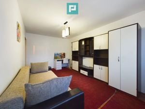 Apartament cu 3 camere decomandat în Vlaicu - imagine 2