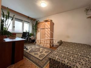 Apartament cu 4 camere, decomandat, 2 bai, langa Spitalul Judetean - imagine 2