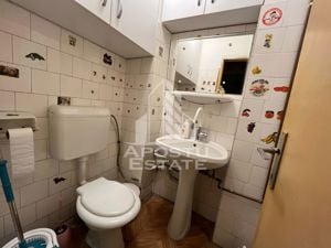 Apartament cu 4 camere, decomandat, 2 bai, langa Spitalul Judetean - imagine 11