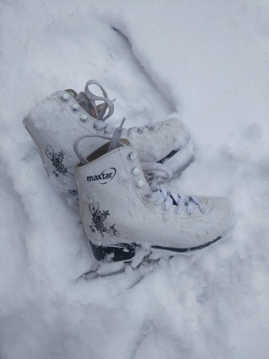 Patine MAXTAR marimea 36 alb