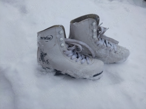 Patine MAXTAR marimea 36 alb