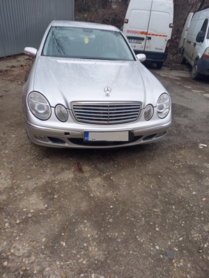 vând Mercedes e class 