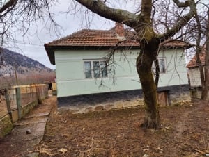 Casa si teren 4810mp in satul Nucsoara, jud. Hunedoara - imagine 2