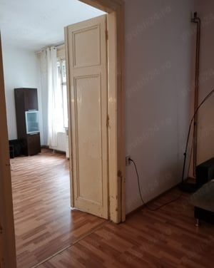 apartament cu 2 camere de vanzare cu vedere in piata victoriei in cladire istorica  - imagine 5