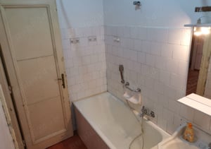 apartament cu 2 camere de vanzare cu vedere in piata victoriei in cladire istorica  - imagine 4