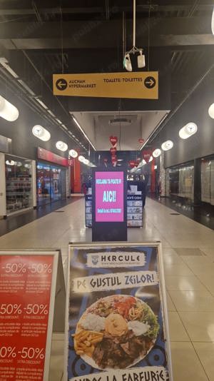Promovare pe totemuri digitale în Hello Shopping Park Bacău