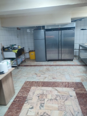 Cattering,Maria SAD.La 10 m de Bv.16 Dec.1989 str Motilor nr 3.Intrare strada demisol 90mp