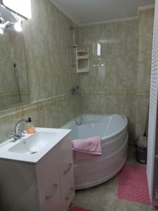 Închiriez apartament lux ultracentral  București 3 camere - imagine 9