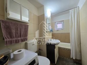 Apartament renovat, decomandat, cu 3 camere si 2 bai, zona Aradului - imagine 13