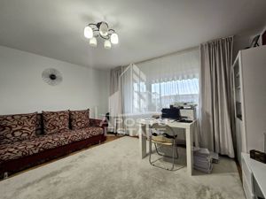 Apartament renovat, decomandat, cu 3 camere si 2 bai, zona Aradului - imagine 2