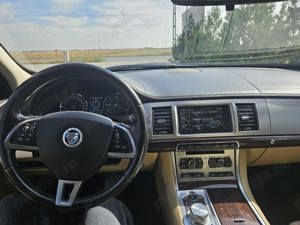 Jaguar XF 2013 Luxury Edition  2.2 diesel (pret negociabil) - imagine 2 Jaguar XF 2013 Luxury Edition  2.2 diesel (pret negociabil) - imagine 2