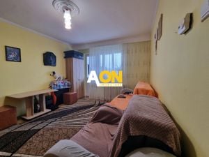 Apartament 2 camere, semidecomandat, Cetate