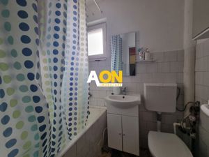 Apartament 2 camere, semidecomandat, Cetate - imagine 5