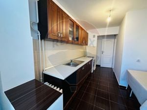 Apartament cu 4 camere de închiriat în zona Valea Rosie - imagine 8