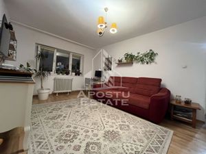 Apartament cu 3 camere,decomandat, 2 bai, etaj intermediar, Girocului - imagine 2