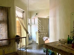 Casa de vanzare cu spatiu comercial si garaj,  zona centrala - imagine 9