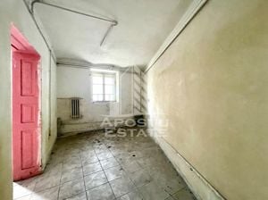 Casa de vanzare cu spatiu comercial si garaj,  zona centrala - imagine 15