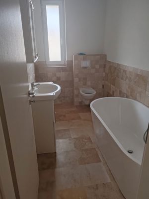 Oportunitate, apartament deosebit, finisaje lux, zona faina,Giroc - imagine 9