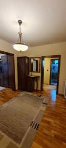 Inchiriez apartament 4 camere cu garaj  - imagine 8