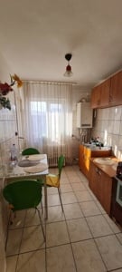 Vand apartament 3 camere