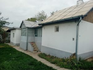 Casă + teren 887mp în centrul orașului Pucioasa   ideal pentru locuință sau casă de vacanță